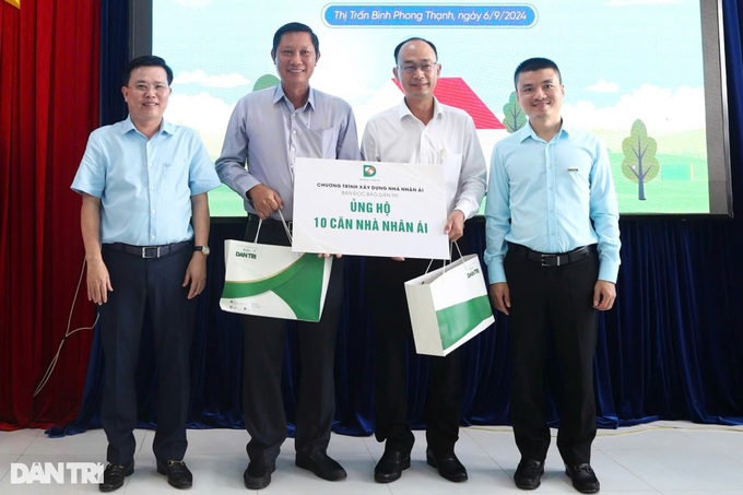 Dantri builds ten houses for disadvantaged people in Long An - 2