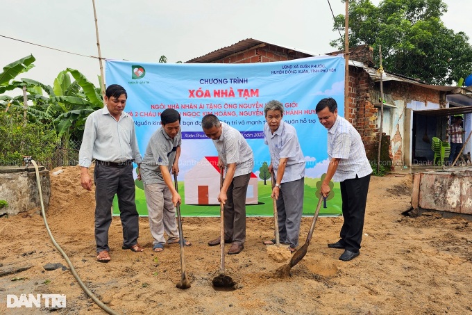 New house to be built for poor Phu Yen family - 1