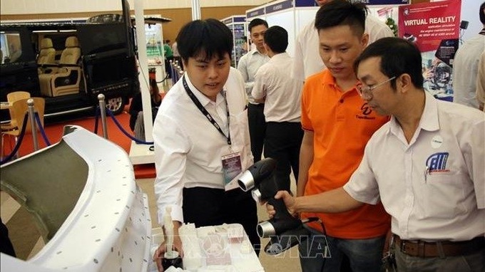 Vietnam holds first international aviation expo - 1 Vietnam holds first international aviation expo - 1