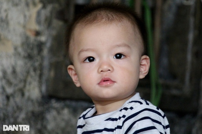 Disabled couple seeks help for little son - 1