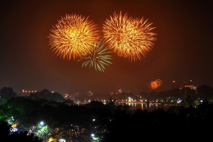 Hanoi to welcome Tet with 30 fireworks shows - 1