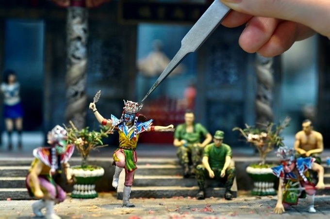 Taiwan artisans fuse reality and fantasy in miniature worlds - 1 Taiwan artisans fuse reality and fantasy in miniature worlds - 1