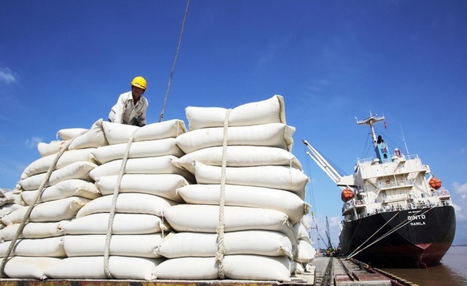 Vietnam enjoys sharp rise in rice exports - 1