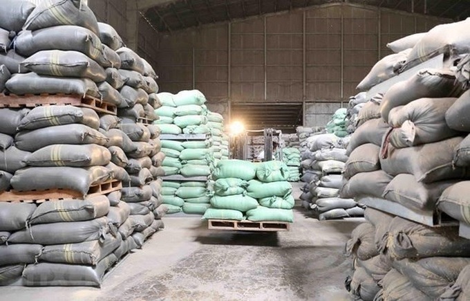 Over 4,880 tonnes of rice given to COVID-19-hit people in three provinces - 1