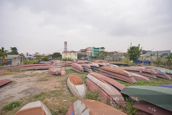 Thousands of boats at Huong Pagoda left idle amid pandemic - 4