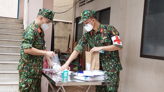 HCM City seeks military medical support for Covid-19 fight - 1