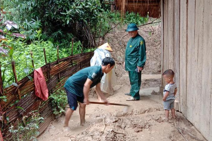 Over 100 households evacuated amid rising floods in Thanh Hoa - 2