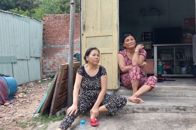 Residents in Quy Nhon City face landslide threats - 2