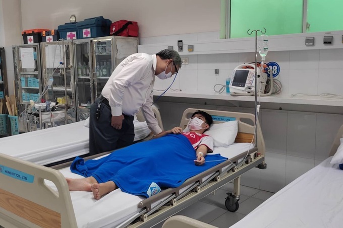 Fried chicken causes food poisoning in Nha Trang school - 2