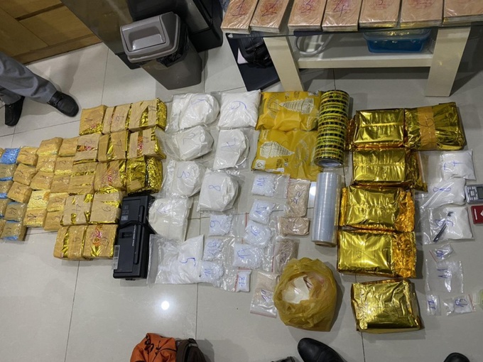 Crossborder drug trafficking ring busted in HCM City - 2