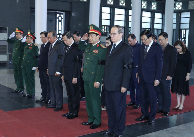 High-level funeral held for late Deputy Defense Minister Nguyen Chi Vinh - 7