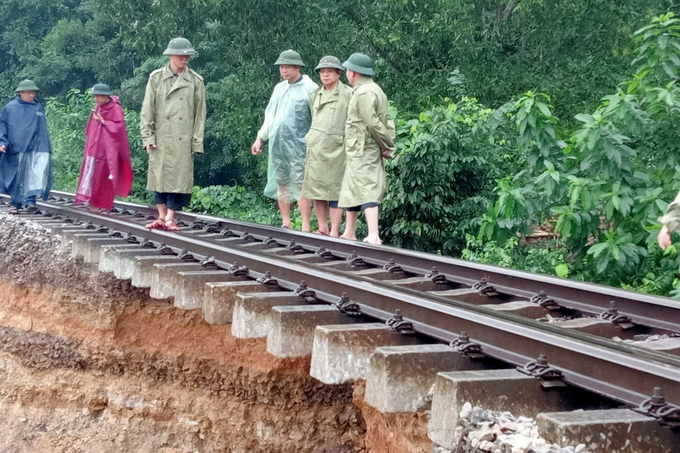 Ha Tinh deeply submerged following heavy rains, flash floods - 2