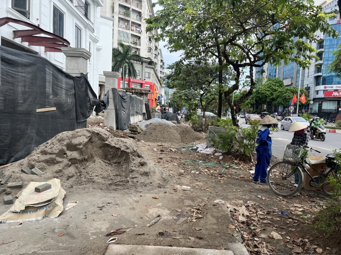 Hanoi deals with pavement deterioration - 4 Hanoi deals with pavement deterioration - 4