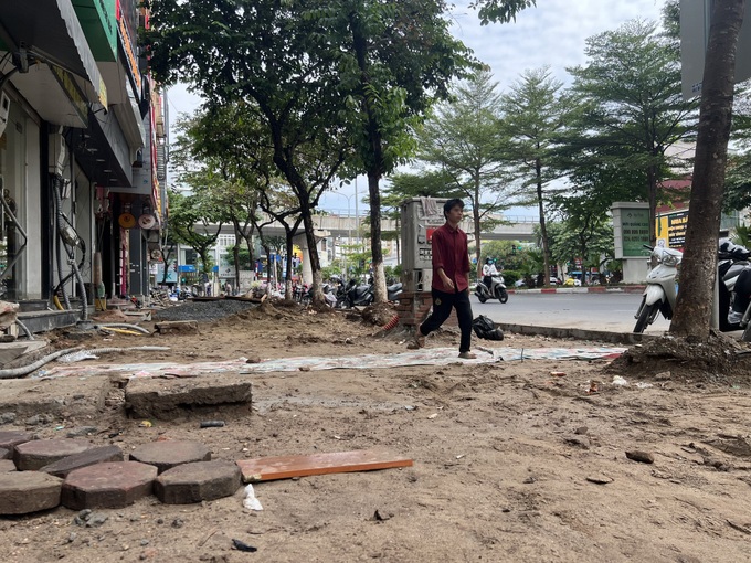 Hanoi deals with pavement deterioration - 3 Hanoi deals with pavement deterioration - 3