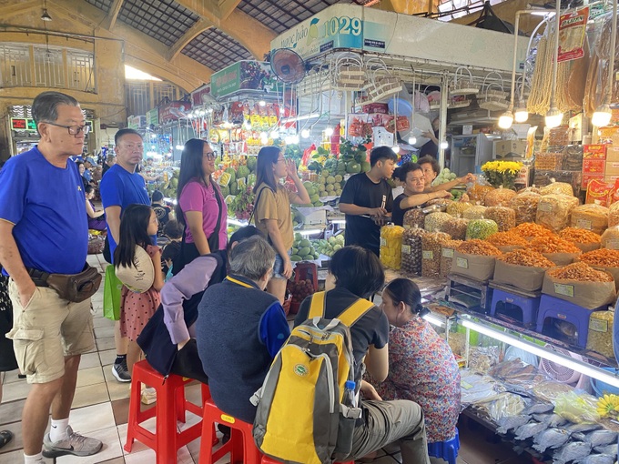 Iconic HCM City market gets marketing boost - 2