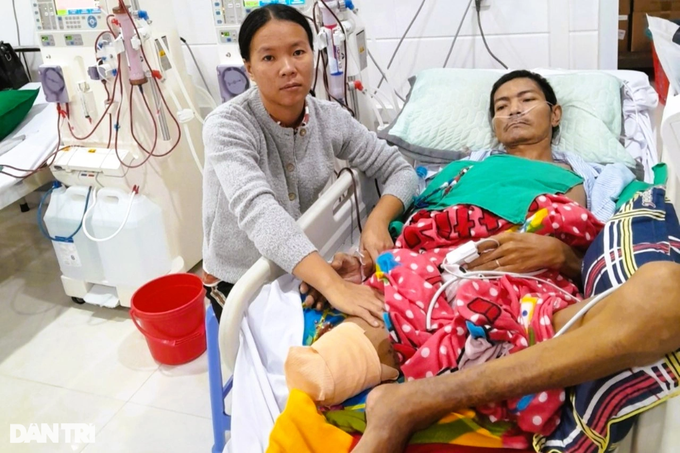 Poor woman in Nghe An seeks help - 1