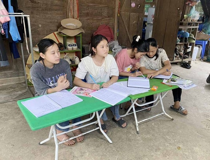 Police officer runs free English class for poor children in Lai Chau - 3 Police officer runs free English class for poor children in Lai Chau - 3