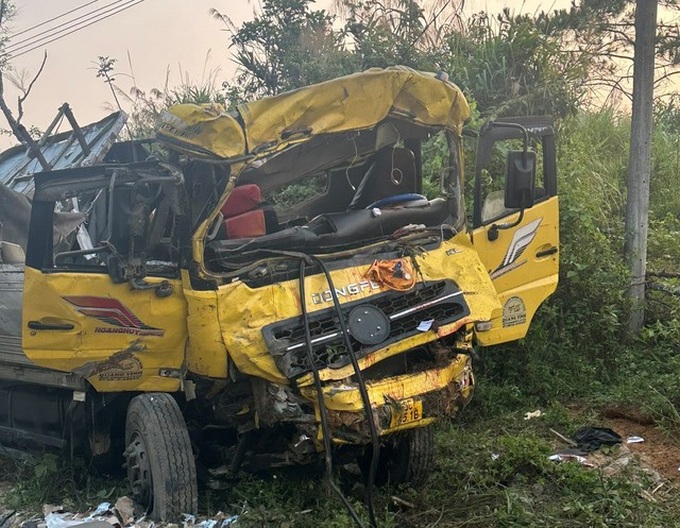 Two die in Kon Tum truck accident - 2 Two die in Kon Tum truck accident - 2