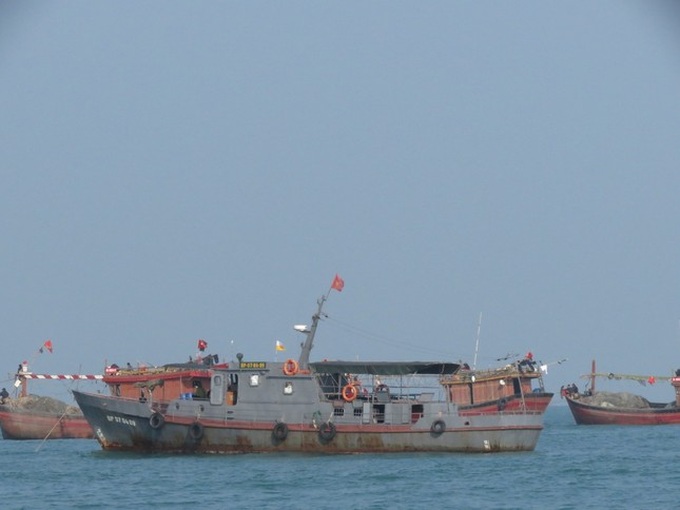 11 fishermen remain missing in Quang Binh boats sinking - 1