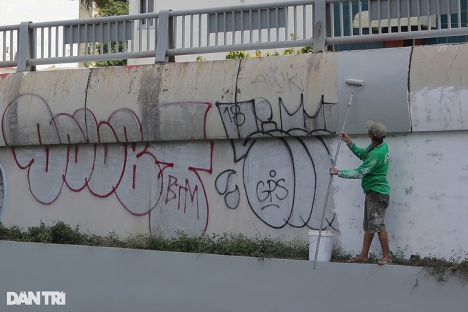 Many HCM City bridges, tunnels get makeover - 2