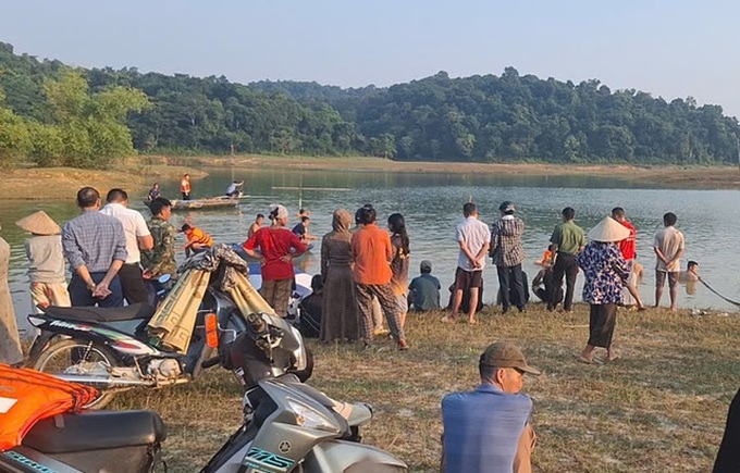 Two teenagers drown at Thanh Hoa national park - 1 Two teenagers drown at Thanh Hoa national park - 1
