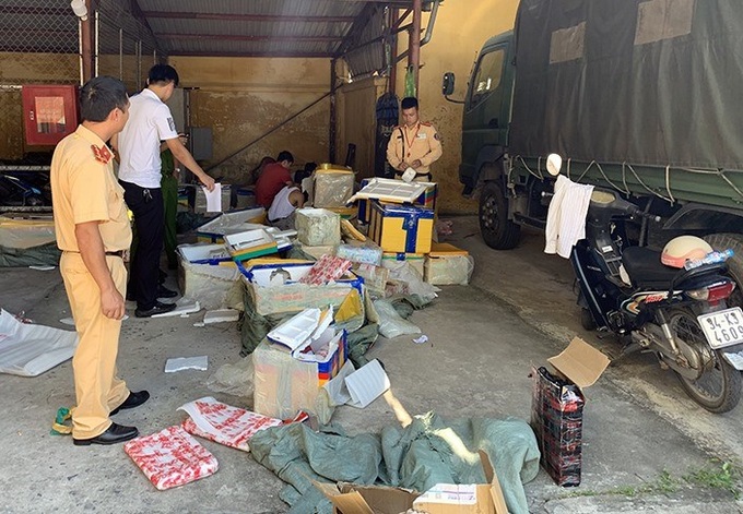 Thousands of illegally-transported mobile phones seized - 1