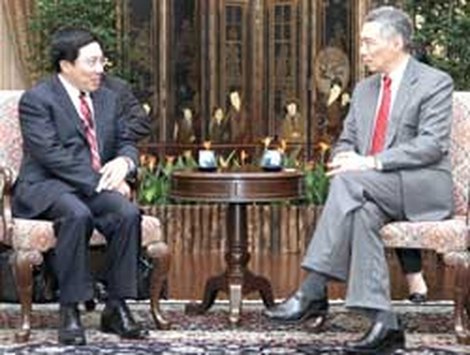 Singapore PM eyes more trade with Vietnam - 1