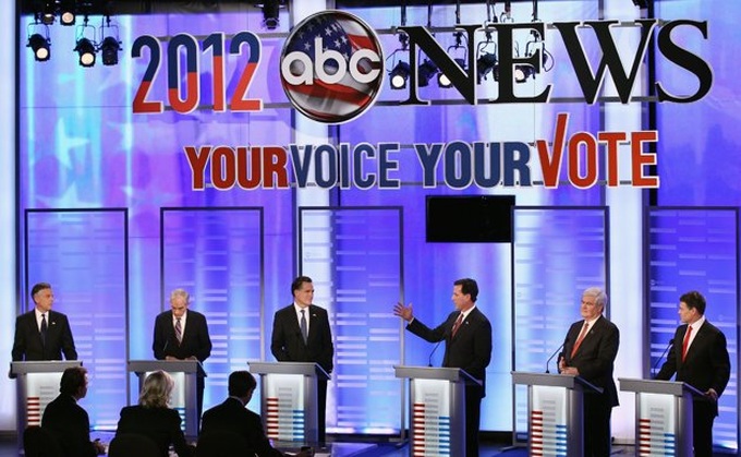 Romney holds frontrunner pace as rivals attack - 1 Romney holds frontrunner pace as rivals attack - 1