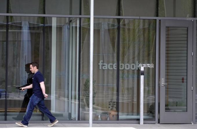 Facebook, Yahoo! patent battle heats up - 1