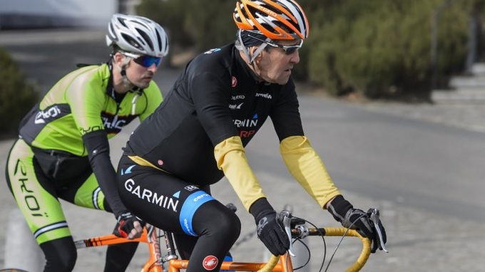 John Kerry to fly home after cycling accident in France - 1 John Kerry to fly home after cycling accident in France - 1