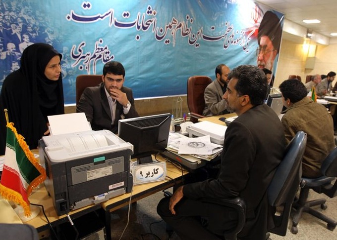 EU, US tighten sanctions noose on Iran - 1