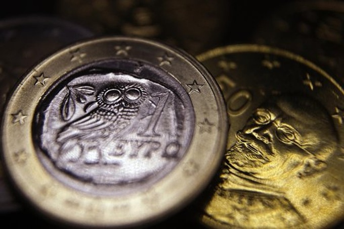 Greece 7bn euros short on debt after bond swap - 1