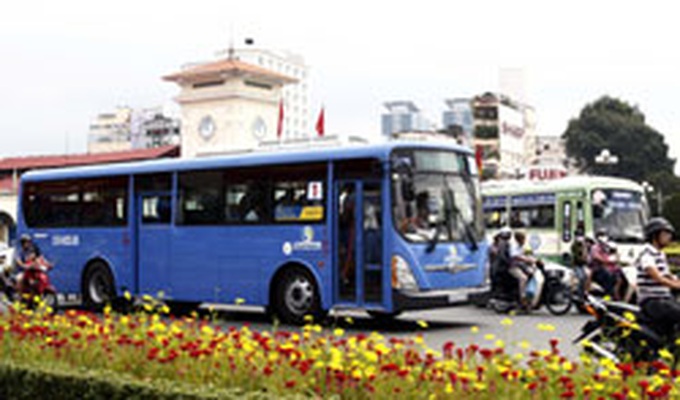 HCM City rolls out new ‘greener' bus fleet - 1