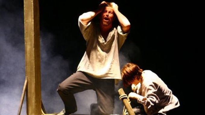 ‘Oliver Twist’ hits Vietnamese stage - 1 ‘Oliver Twist’ hits Vietnamese stage - 1