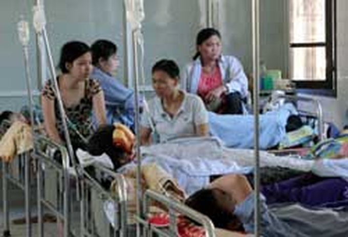 Hanoi tackles problem of overcrowded hospitals - 1