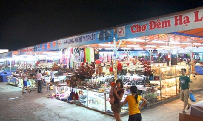 Ha Long night market to be removed for blocking view - 1 Ha Long night market to be removed for blocking view - 1