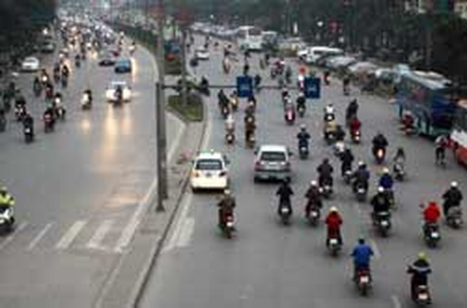 Hanoi may delay, trim road-use fees - 1