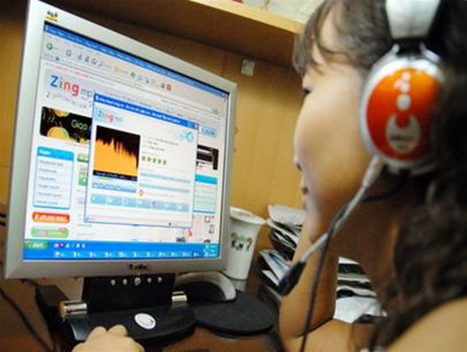 Music download charges pose problem for providers - 1 Music download charges pose problem for providers - 1