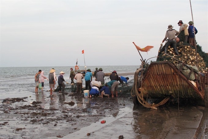 Bottom trawling a threat to the ocean, fishermen - 1 Bottom trawling a threat to the ocean, fishermen - 1