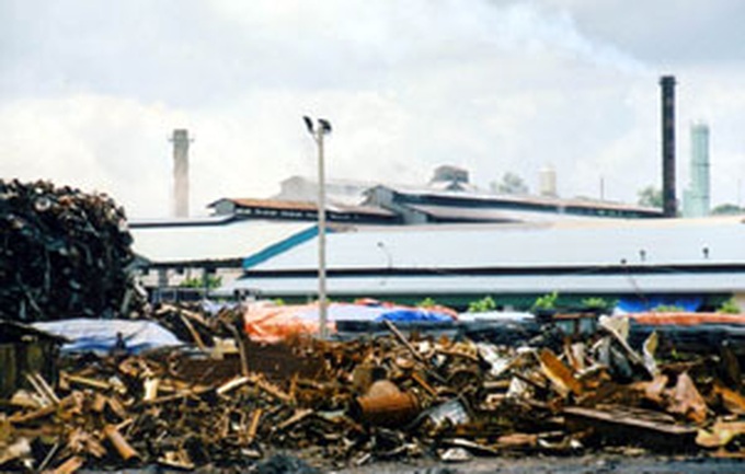 Rubbish dumps blight residential areas - 1