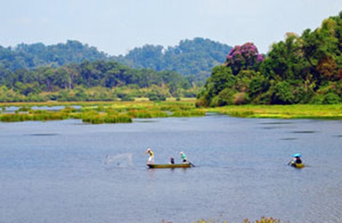 Lawmakers call for review of proposed dams - 1