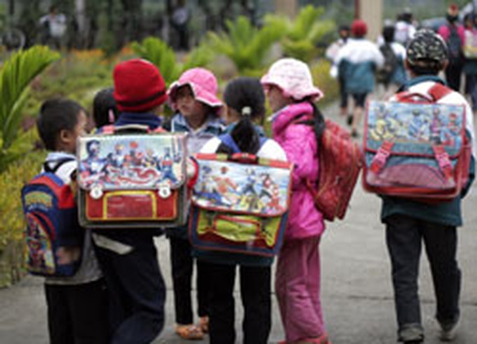 Primary students freed from heavy bags - 1 Primary students freed from heavy bags - 1