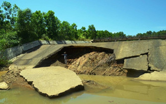 Erosion threatens Delta coastal regions - 1 Erosion threatens Delta coastal regions - 1