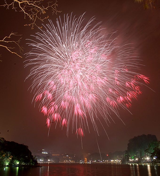 Firework displays welcome the Year of the Goat - 4