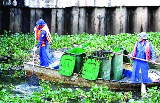HCM City turns squalid canals into green spots - 1