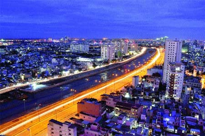 HCM City turns squalid canals into green spots - 2