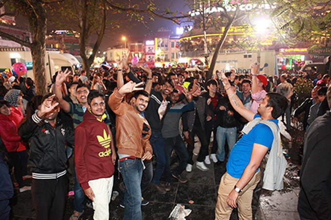 Firework displays welcome the Year of the Goat - 7