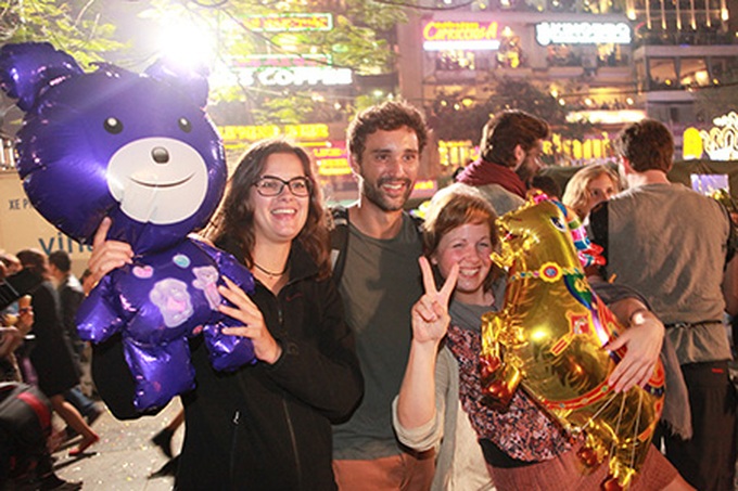 Firework displays welcome the Year of the Goat - 8