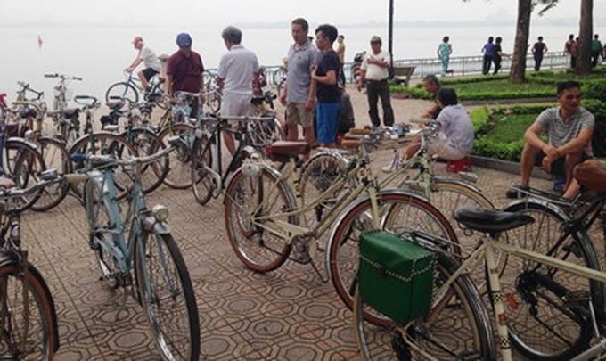 Hanoi's old bike lovers - 1