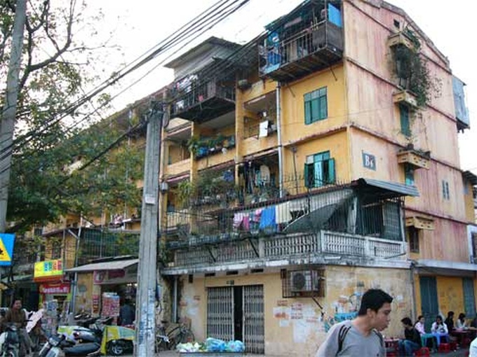 Residents living in old apartment blocks face risk - 1